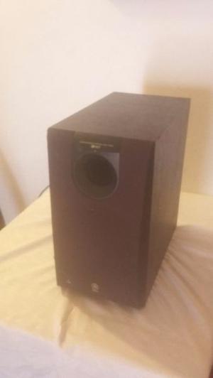 Subwoofer Yamaha en buen estado