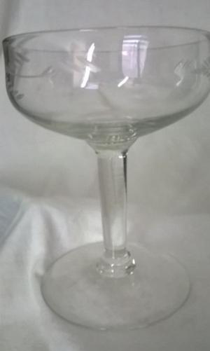 10 Finas Copas de Champagne, vidrio tallado sobrio y