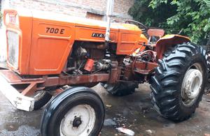 vendo tractor fiat 700E modelo 74