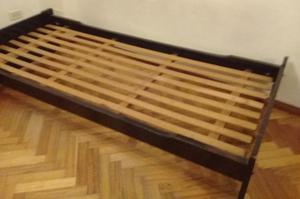 CAMA 1 PLAZA MADERA SIN COLCHON C/6 ALMOHADONES