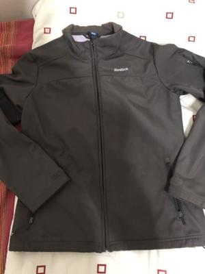 Campera impermeable reebok. Como nueva