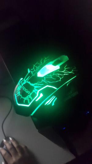 Mouse gamer con luces