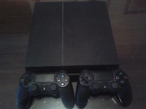 PlayStation 4 1TB con 2 controles y 3 juegos