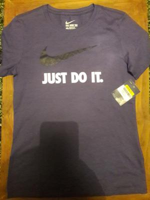 Remera nike mujer talle S nueva