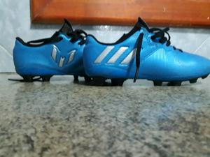 botines de fútbol