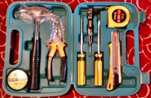 set herramientas infaltables en el hogar