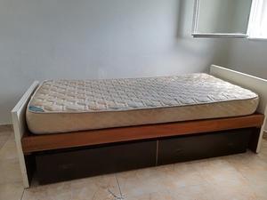 CAMA DE 1 PLAZA DE MADERA Y FORMICA BLANCA + CAMA AUXILIAR +