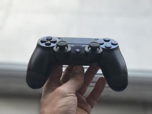 DUALSHOCK 4, casi sin uso.