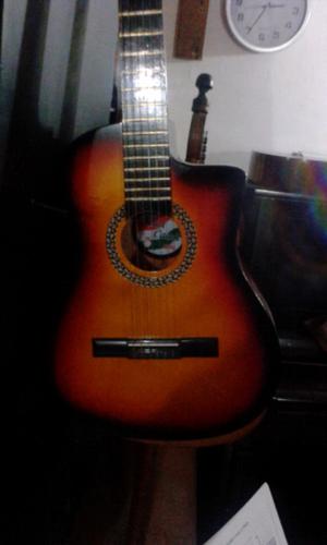 Guitarra criolla con corte