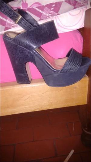 Sandalias negras tacho ancho