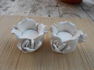 Dos hermosos portavelas de cerámica blanca Falabella