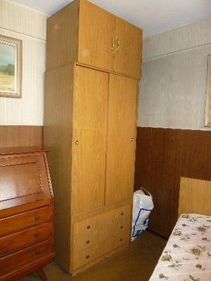 Juego dormitorio moderno de una plaza, completo. Fórmica