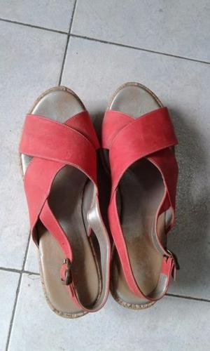 VENDO SANDALIAS CUERO COLOR CORAL, DE “MARIA SOULE”,