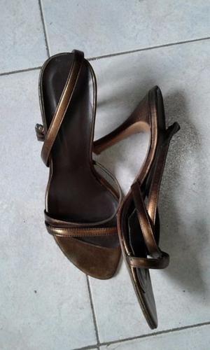 VENDO SANDALIAS DE CUERO, NUMERO 38. COLOR BRONCE CON