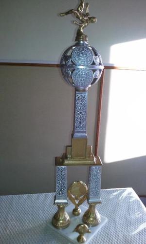 trofeo de futbol de 71 cm de alto
