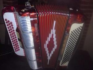 VENDO ACORDEON TRES HILERAS ITALIANA