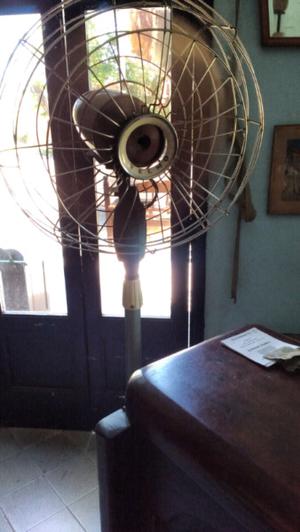 Antiguo ventilador de pie marca yelmo