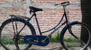 Bicicleta antigua de mujer