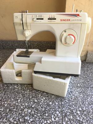 Máquina de coser singer