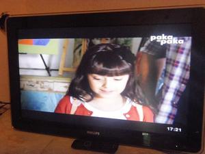 Televisor LCD Philips 32", control, sin pie, impecable