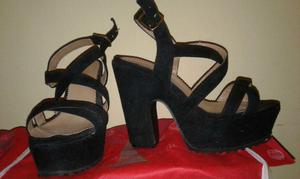 Zapatos Negros !!