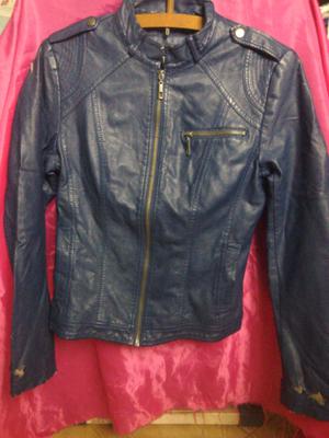 Campera talle 2 con detalles