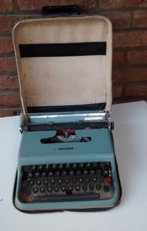 MAQUINA DE ESCRIBIR PORTATIL OLIVETTI LETTERA 22