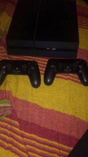 PS4 Excelentes condiciones + 2 joystick + fifa ,