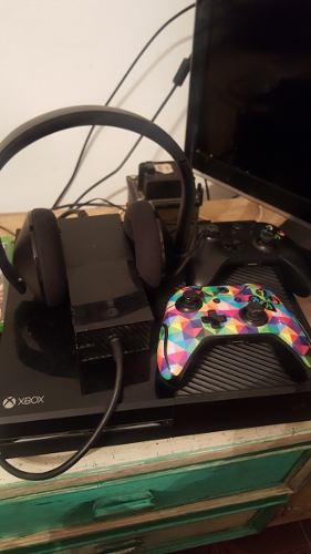 Xbox One 500gb + 2 Joy + 2 Juegos