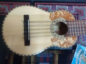 CHARANGO NUEVO CON FUNDA