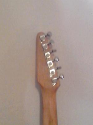 Guitarra electrica modelo stratocaster