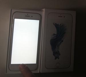 Iphone 6s 32gb usado color silver + 2 fundas tech21 + vidrio