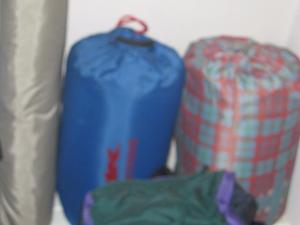 Kit para acampar carpa iglu 2 bol dormir y 2 mochilas