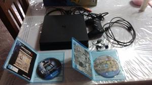PS4 SLIM 500 GB + 2 joysticks(uno gastado)+PLUS+9