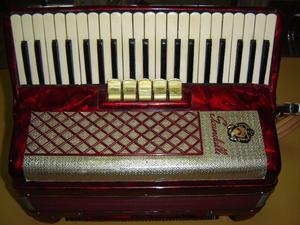 ACORDEON SCANDALLI 120 EXCELENTE ESTADO AFINADA, FUELLE SIN