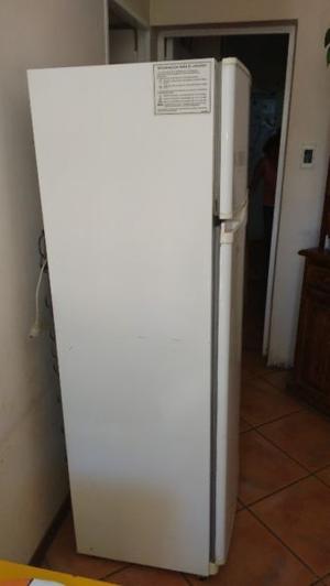 Vendo heladera con freezer