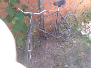 Bicicleta antigua en buen estado