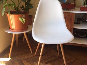 Sillas Eames 4