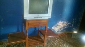 Vendo tv 21" + mesa de tv