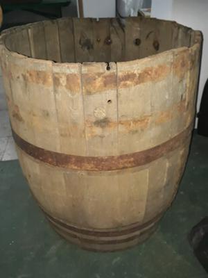 Vendo barril de madera