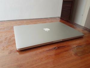 Macbook pro 15 inch retina diplay(med )
