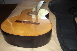 VENDO GUITARRA CRIOLLA ''