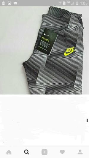 Calzas Capry estampadas Nike
