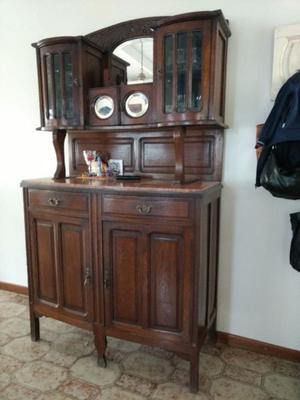 Mueble antiguo de roble