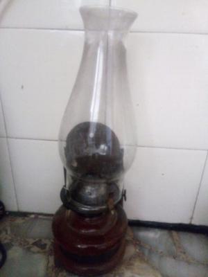 Lámpara antigua a kerosene