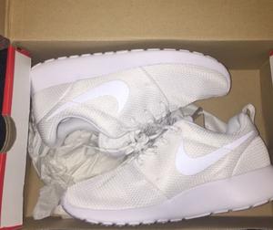 Nike Roshe Blancas