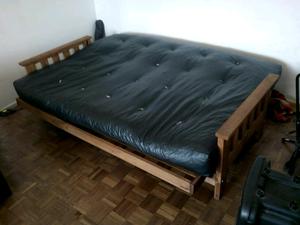 Vendo futon dos plazas. Meses de uso