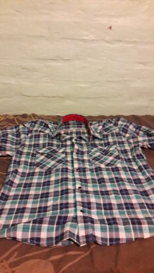 Vendo camisas semi/nuevas