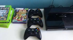 XBOX 360 con kinect 3 mandos y 9 juegos. Poco uso.