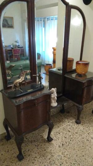 Antiguo mueble vestidor